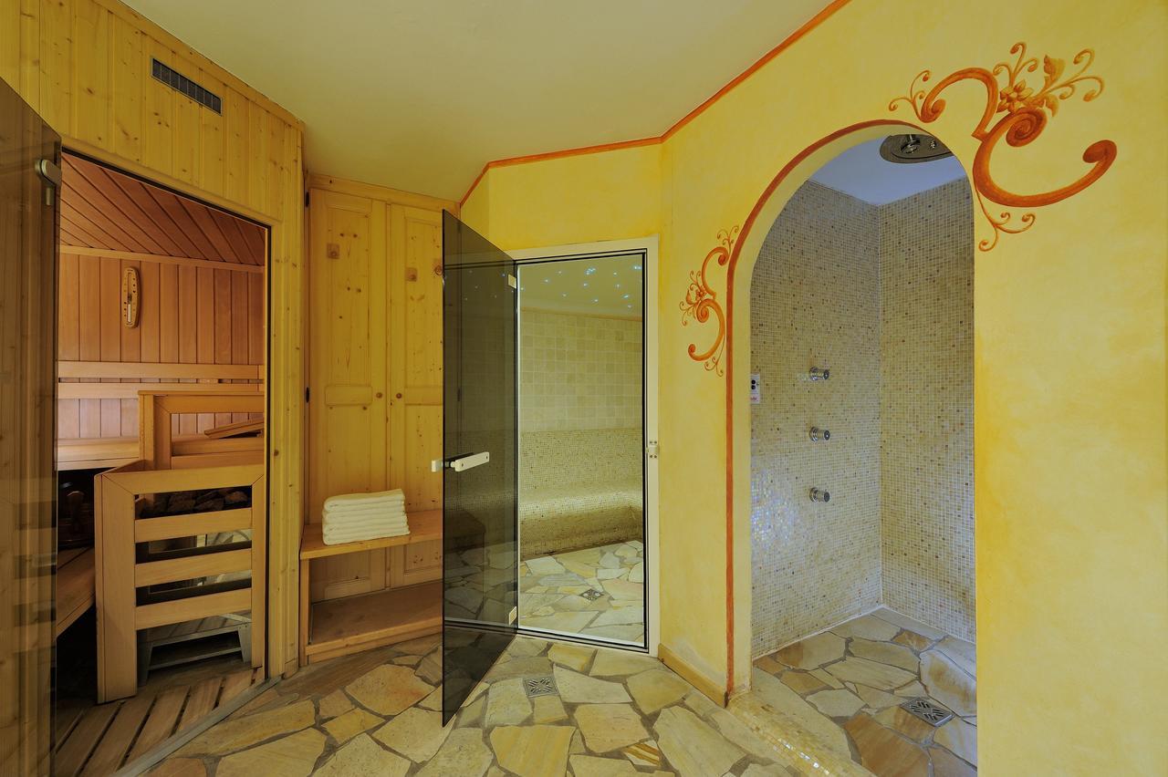 Aparthotel Chalet Dei Pini Madonna